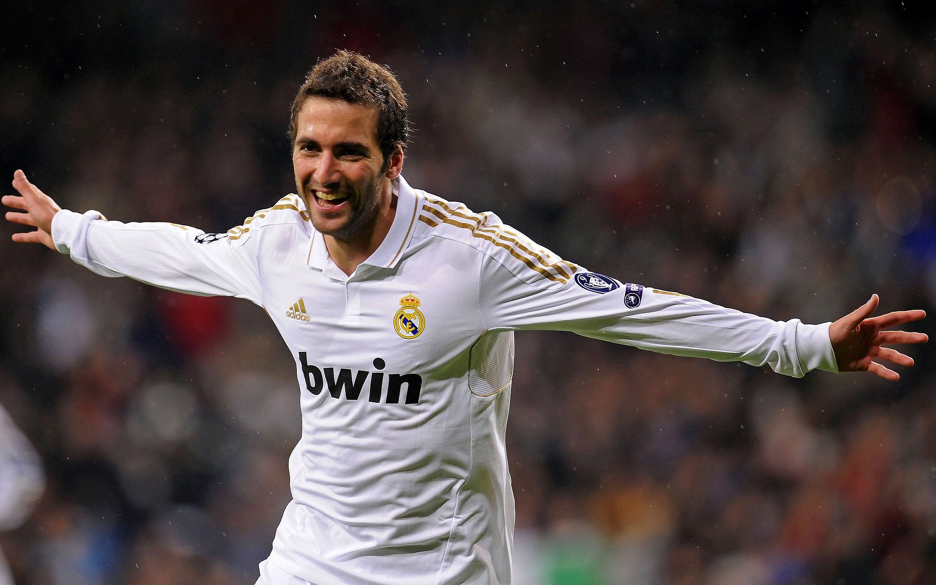 沃尔夫斯堡稳守反击战术执行到位，沃尔夫斯堡最新阵容