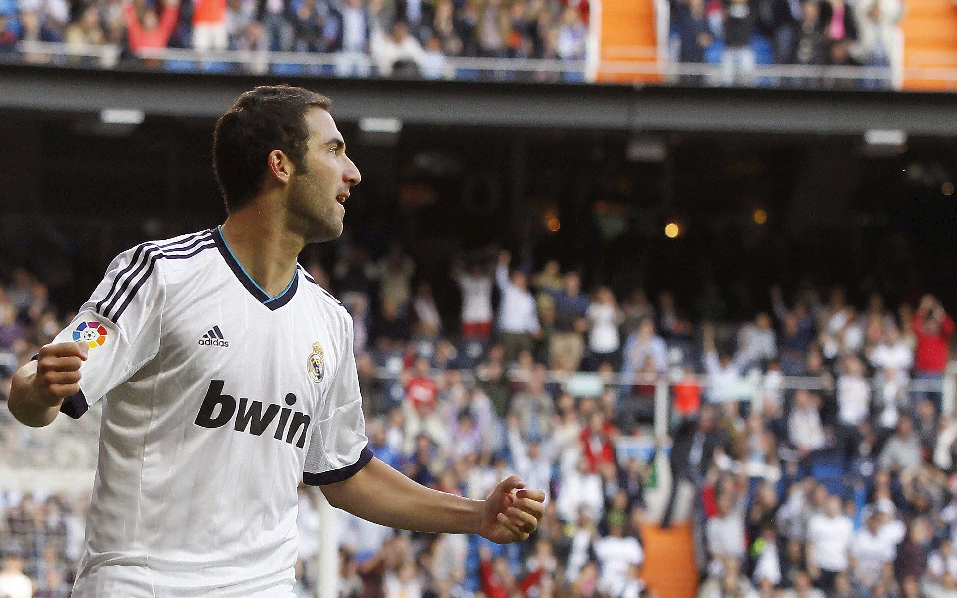 乔治·巴尔：全黑队的“中场支柱”，精妙的传球和稳定防守让他成为关键球员