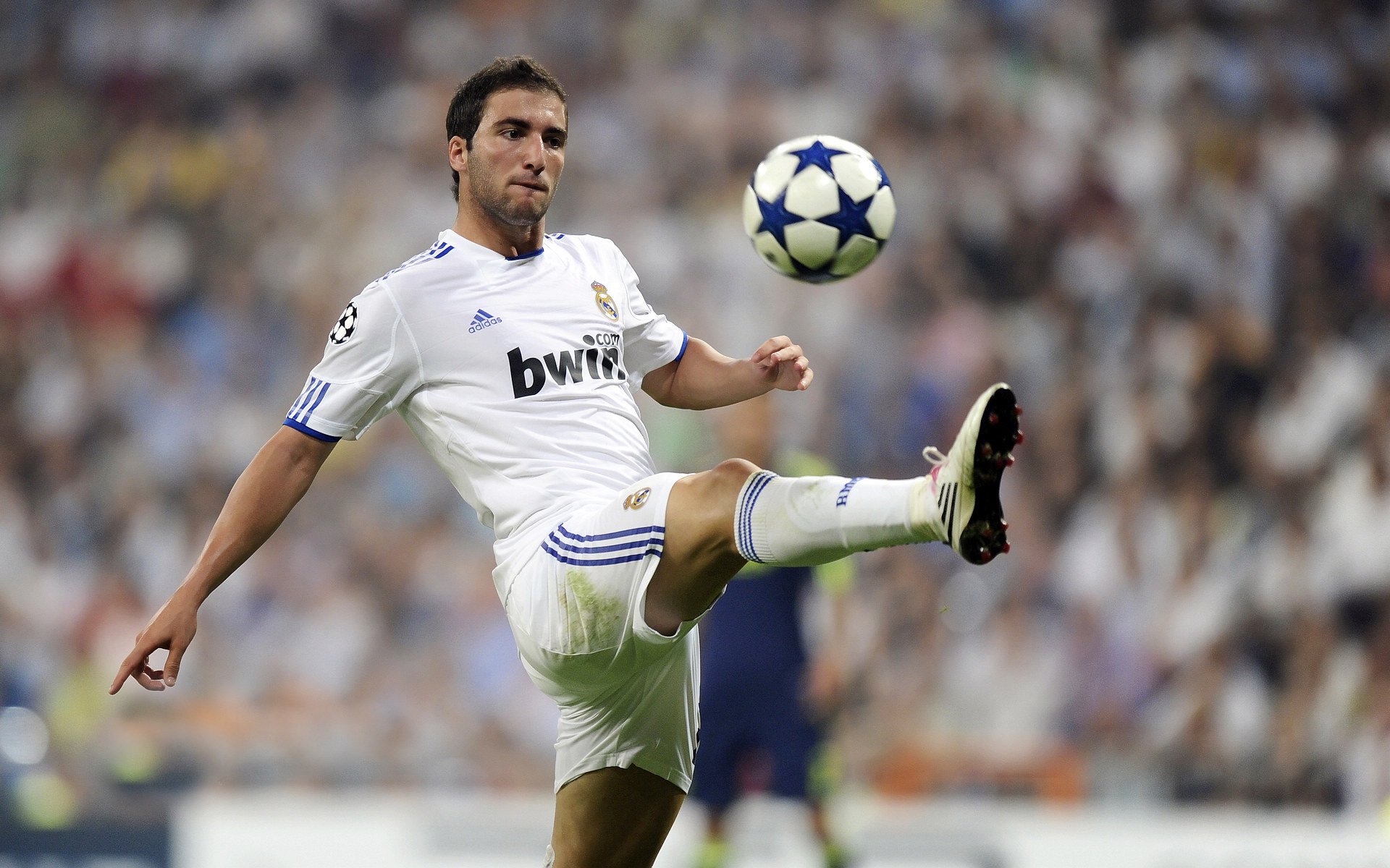 欧洲杯激战连连：变化多端的战术让人目不暇接，欧洲杯 激光